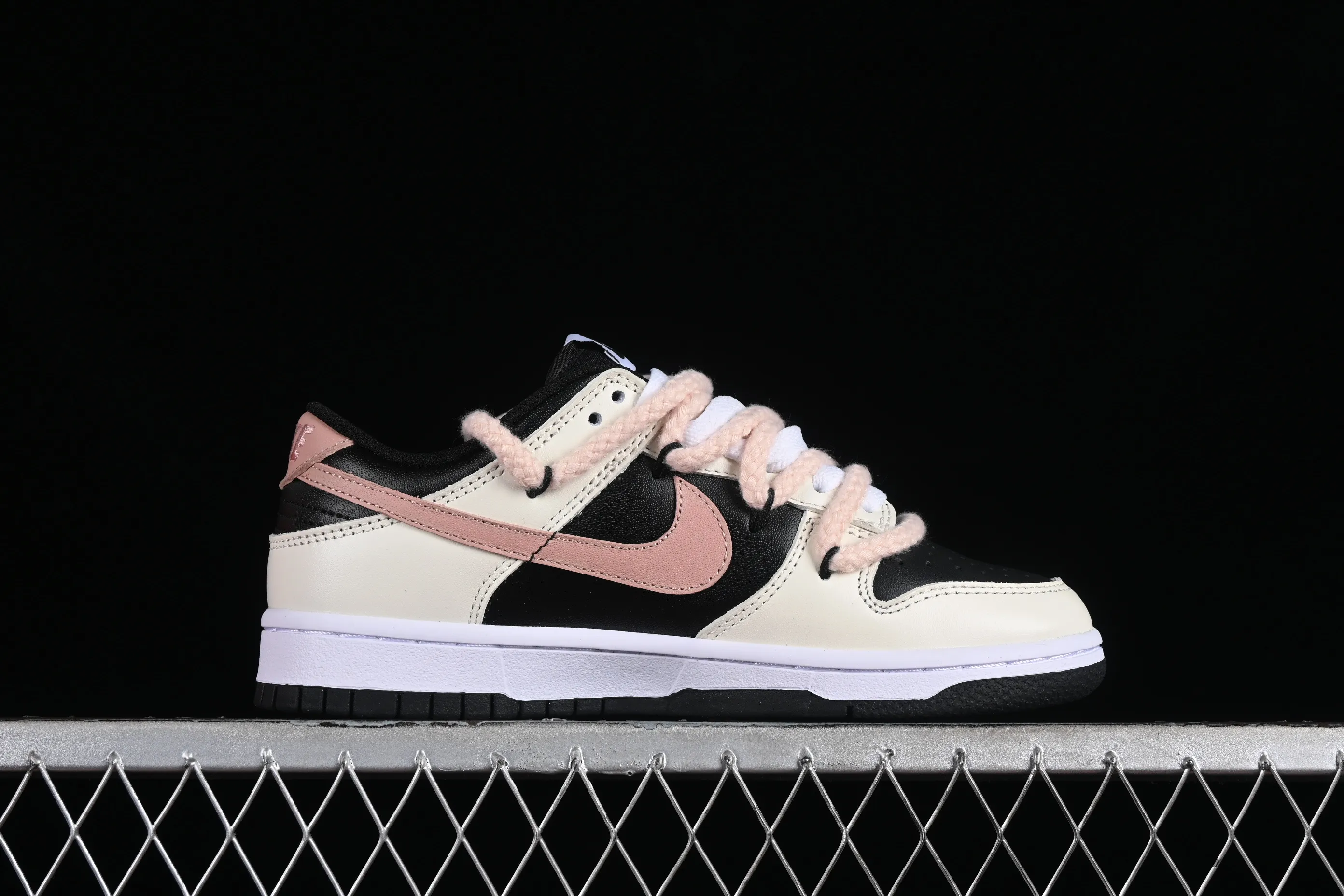 All categories Nk SB Dunk series Nk SB Dunk Low low-top sneakers Nk Dunk Low White Dream Garden Black and White SB low-top casual sneakers FD1232-001
